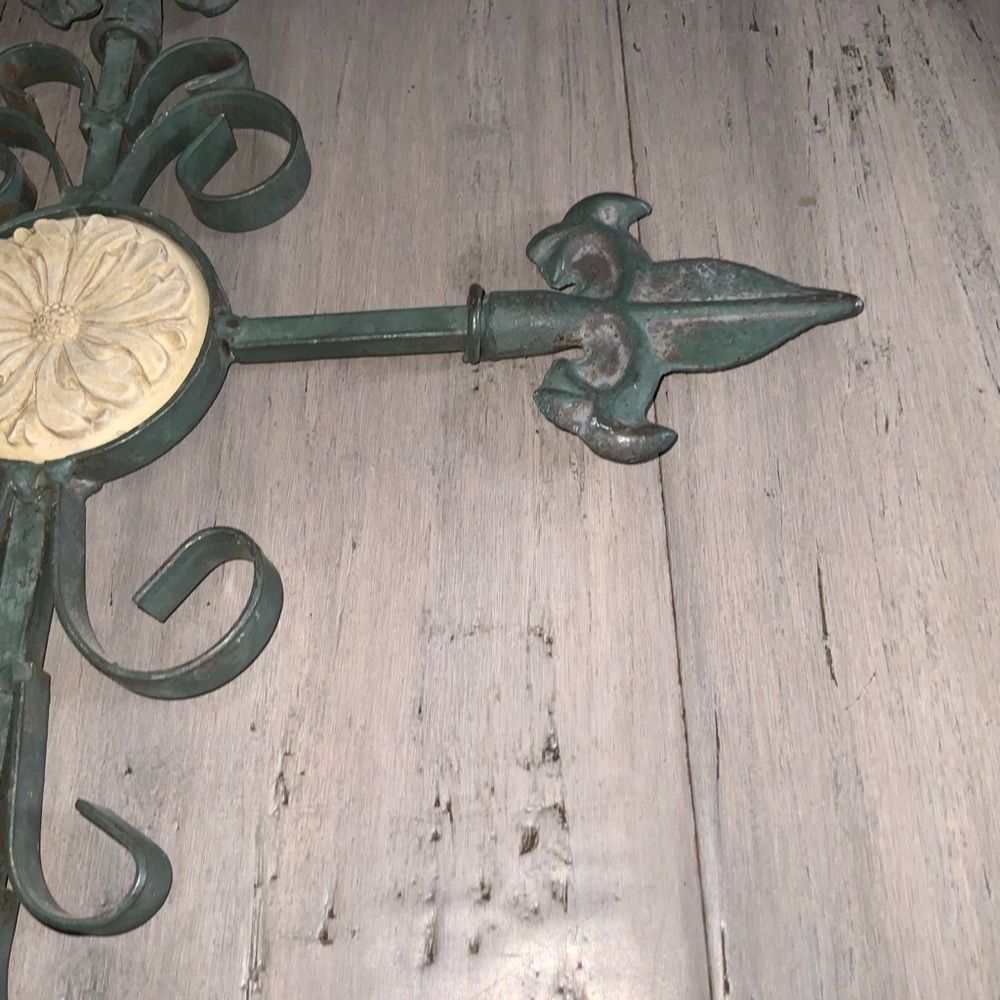 Wrought Iron Moss Green Heavy Fleur De Lis Christian Cross 19”X14” Ready To Hang - Picture 6 of 7